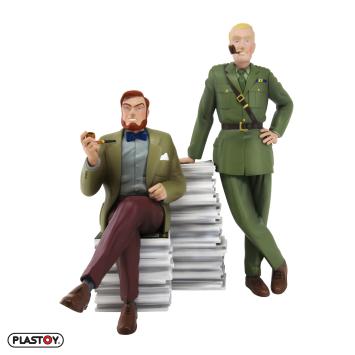 Blake en Mortimer met stapel boeken